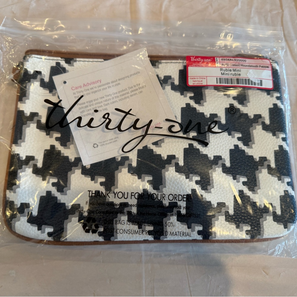 Thirty-One Houndstooth Pouch in Black and White